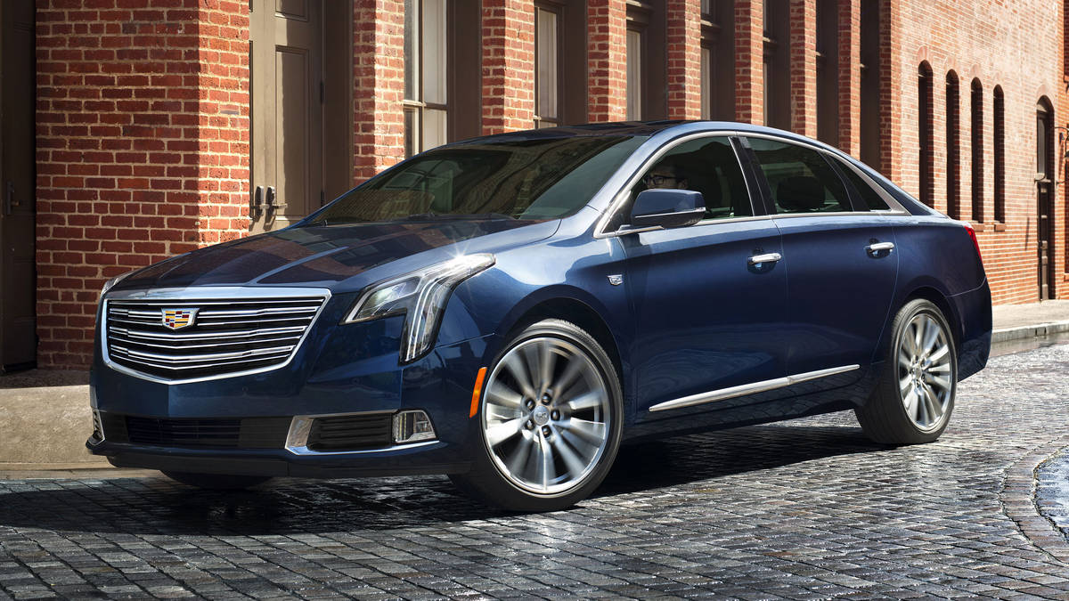Cadillac XTS 2018:  Sur la voie de service