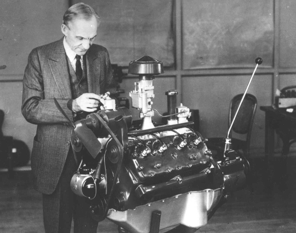 18 septembre 1955 – Ford construit son 2 millionième moteur V8