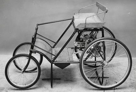 Le 15 décembre 1896 – Un brevet pour un buggy à moteur