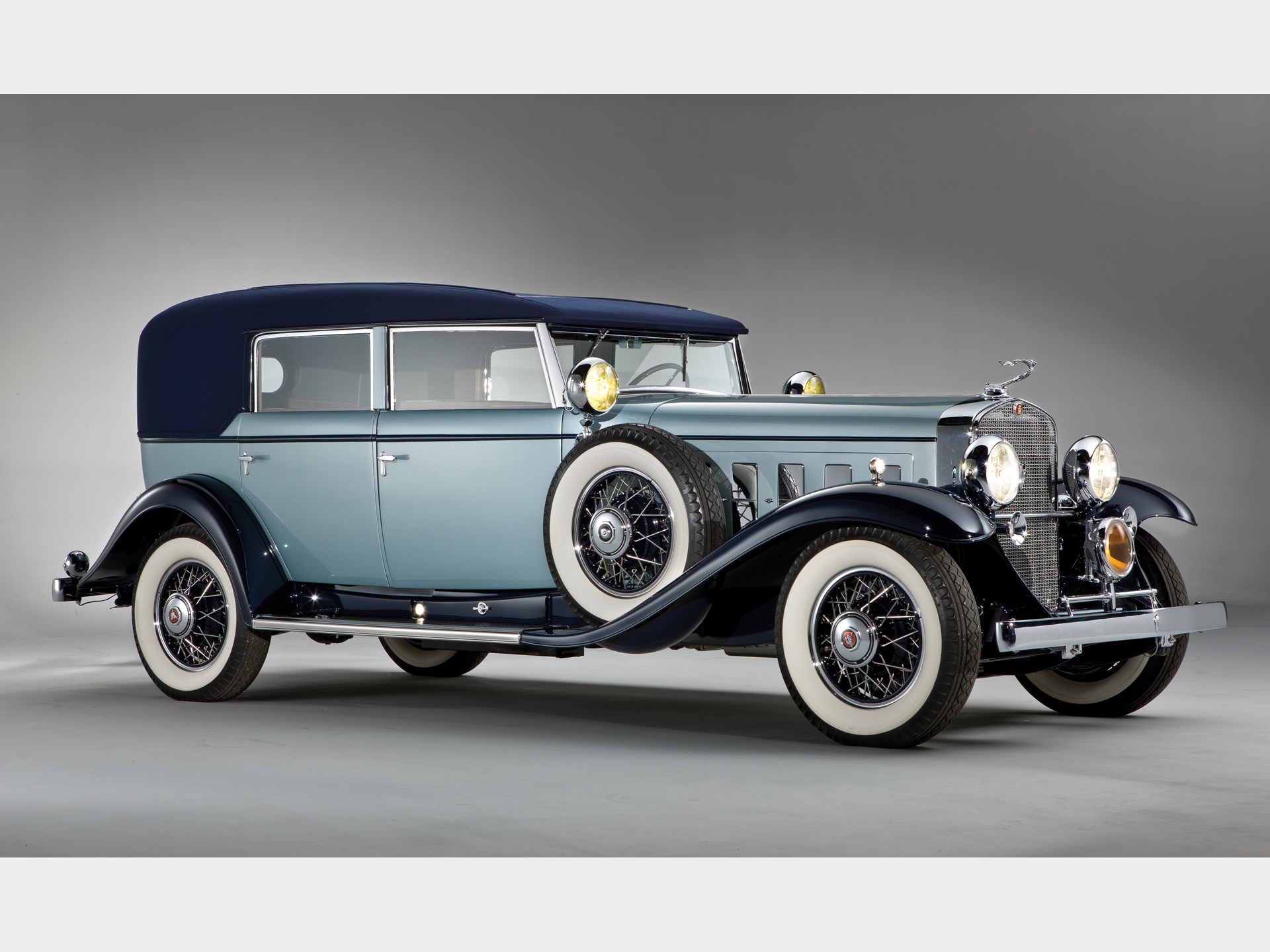 Cadillac v 16