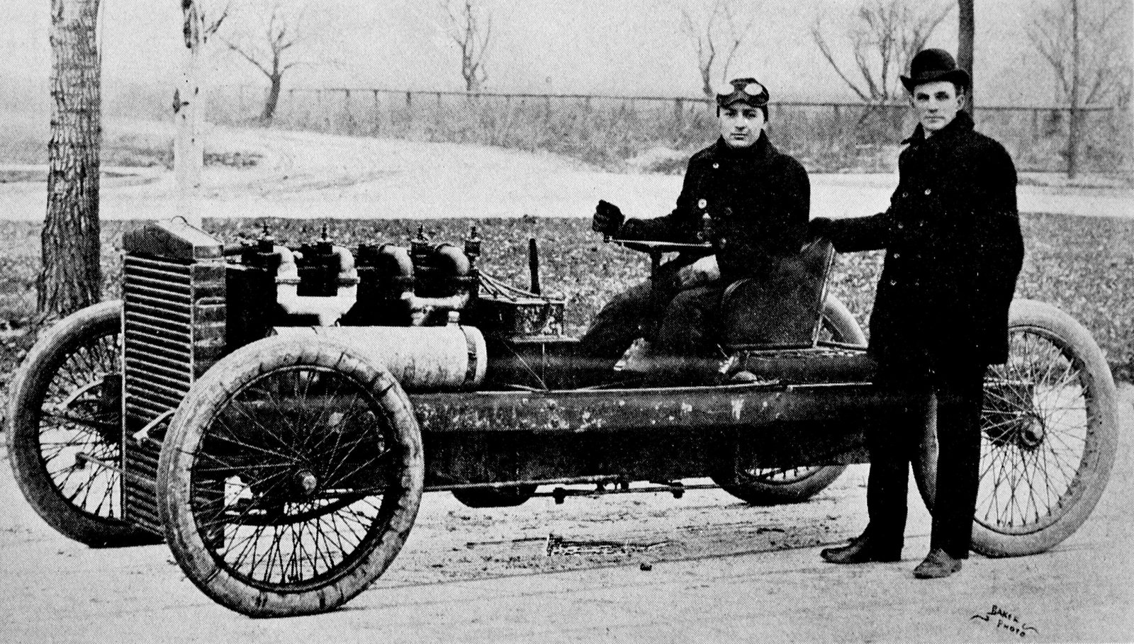 20 juin 1903 – Première voiture à essence à atteindre 60 milles à l’heure