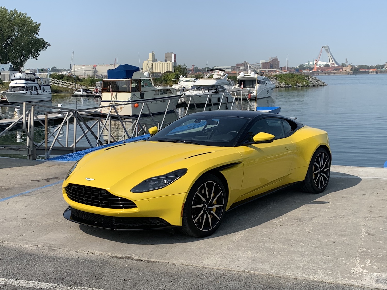 Aston Martin DB11 – Exaltante et frustrante