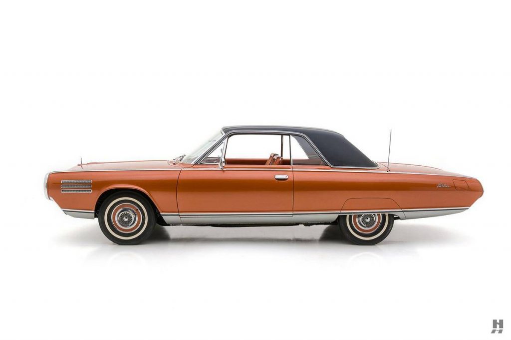Une authentique voiture à turbine Chrysler à vendre