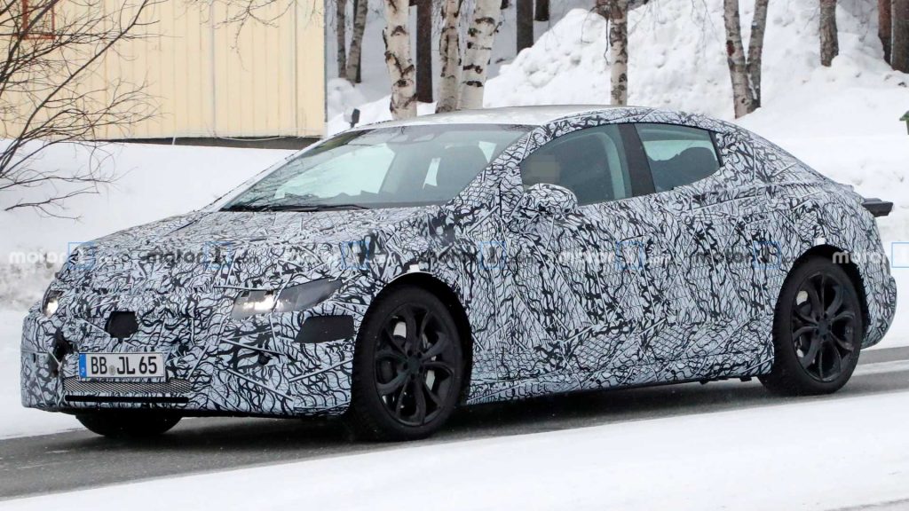 Mercedes Benz annonce son modèle EQE pour septembre
