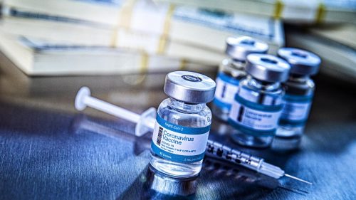 Stellantis et GM invoquent l’obligation de vaccination contre le COVID-19 pour leurs employés au Canada