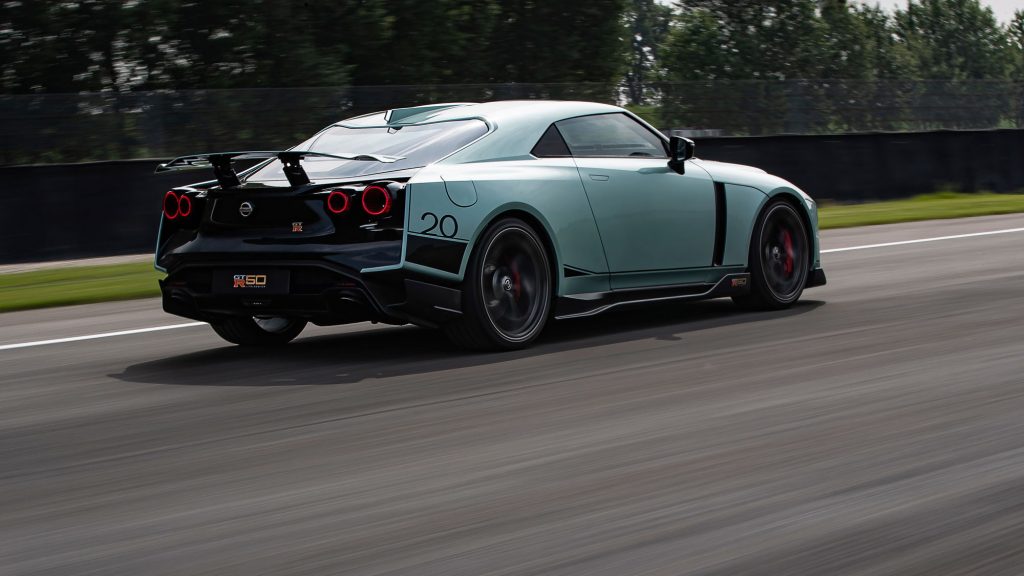 La prochaine génération de Nissan GT-R sera sans doute partiellement électrique