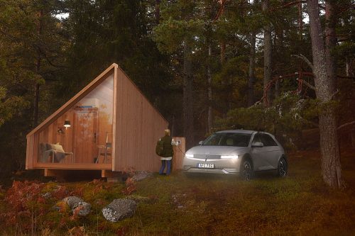 La Hyundai Ioniq 5 alimente un petit pavillon en pleine nature