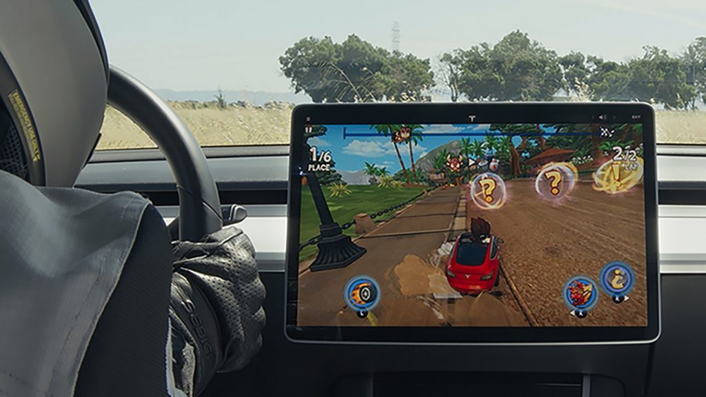 La NHTSA enquête sur la fonction de jeu à bord des véhicules Tesla.