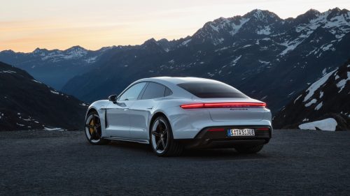 Porsche a vendu plus de Taycan que de 911 en 2021