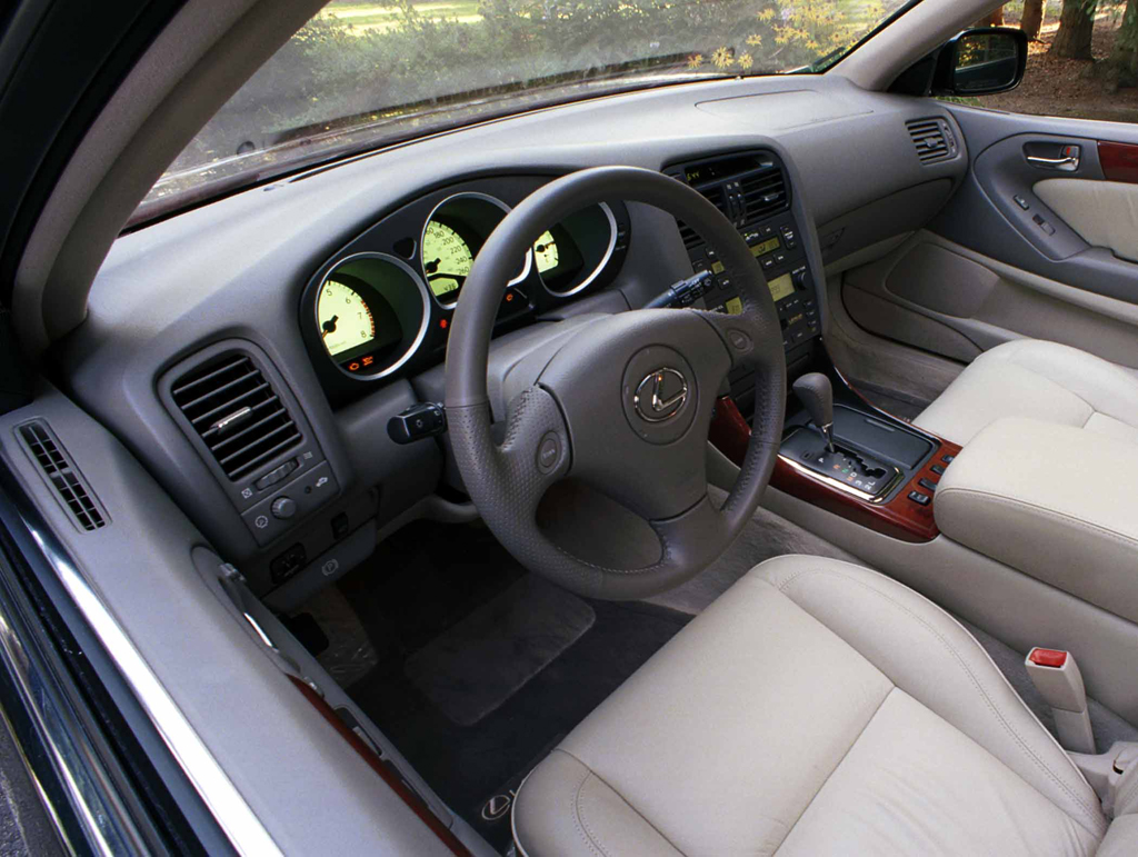 Lexus GS 2004 – L'annuel de l'automobile