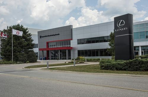 Les usines de Toyota en Ontario restent fermées après les protestations des camionneurs