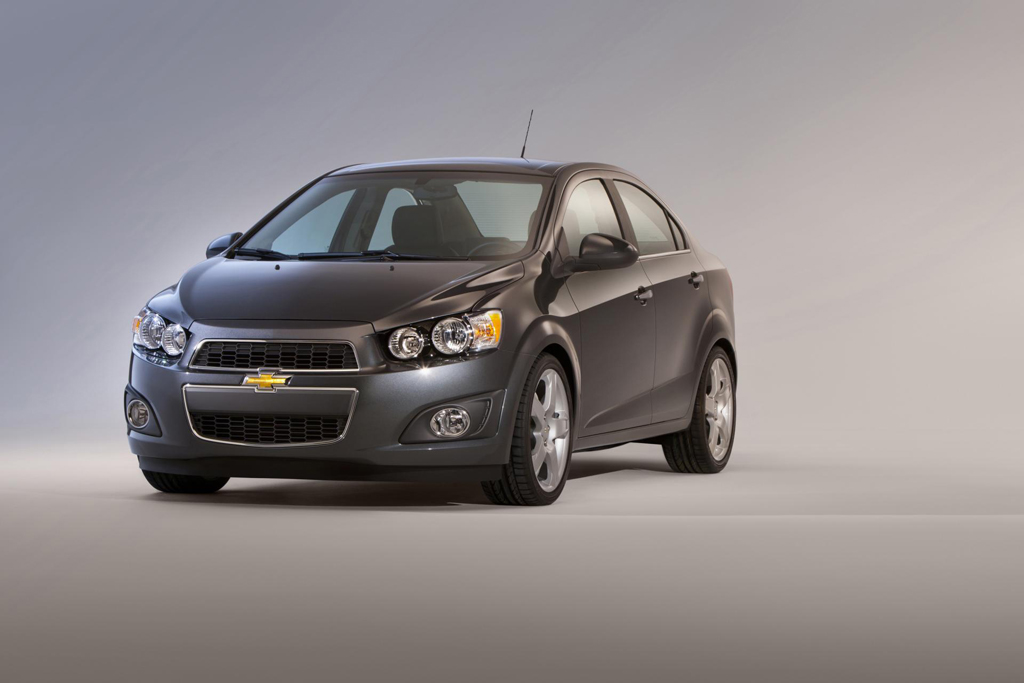 Chevrolet Sonic 2013: S'il y a une voiture qui doit réussir - Guide Auto
