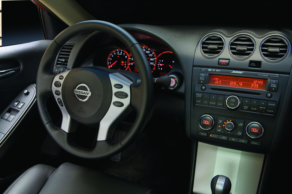 Nissan Altima 2010 – L'annuel de l'automobile