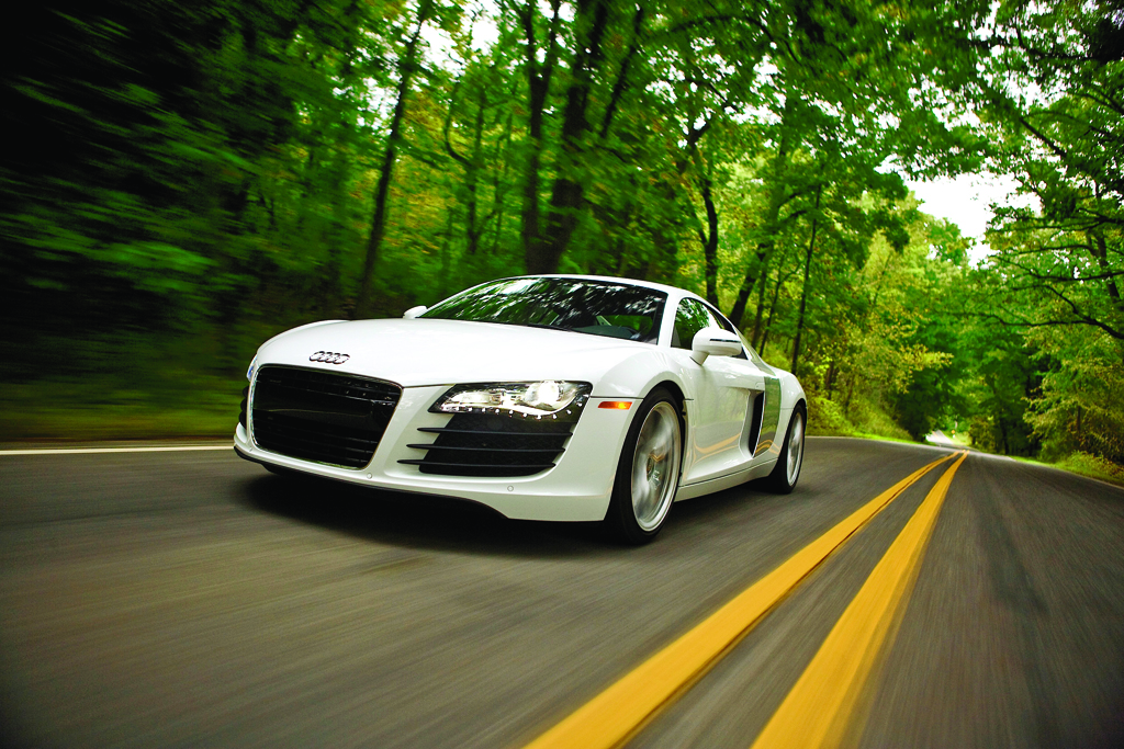 Audi R8 2011 – L'annuel de l'automobile