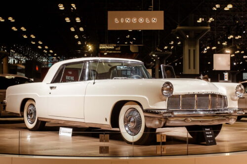 Elvis est en vedette à New York : la Continental Mark II 1956 du King trône au Salon de l’auto