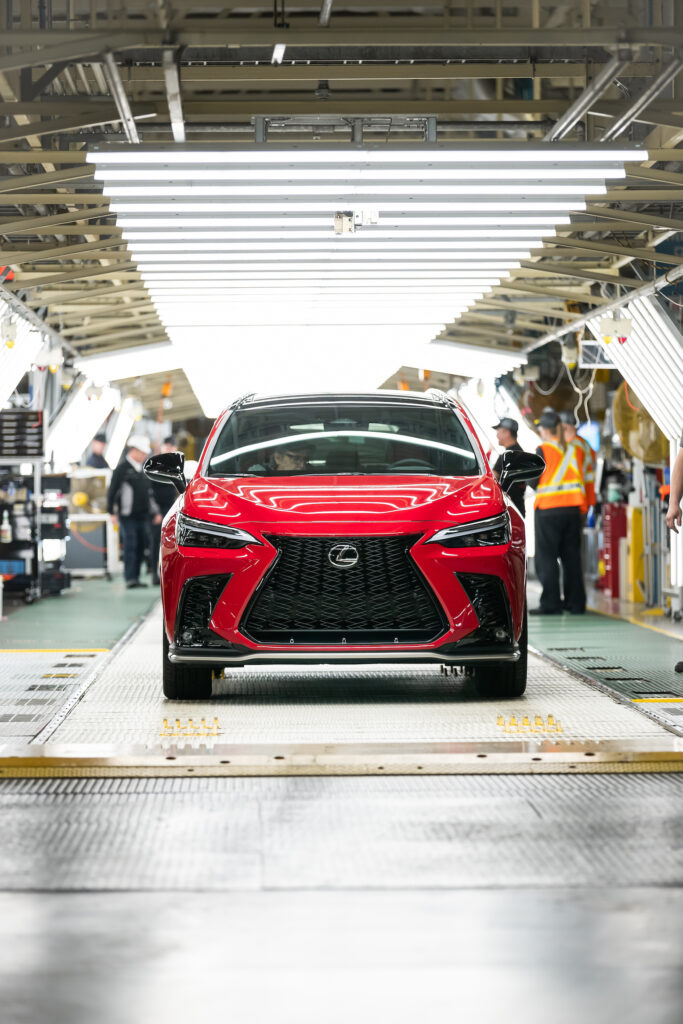 Lexus débute la production de son modèle NX en Ontario