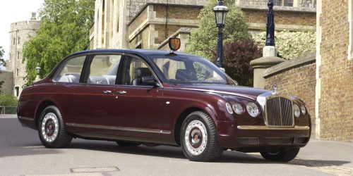 La reine aimait les Land Rover et possédait une Bentley de 20 millions de dollars