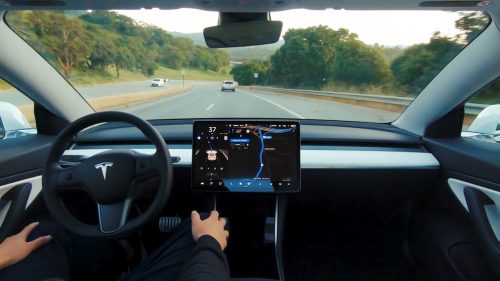 Selon l’IIHS, les conducteurs font trop confiance à la technologie semi-autonome