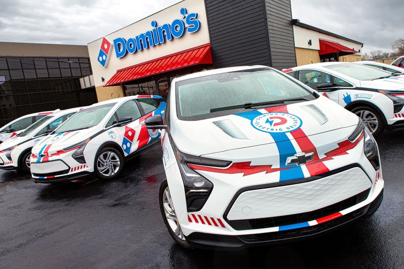 Domino’s achète 800 Chevrolet Bolts pour livrer ses pizzas