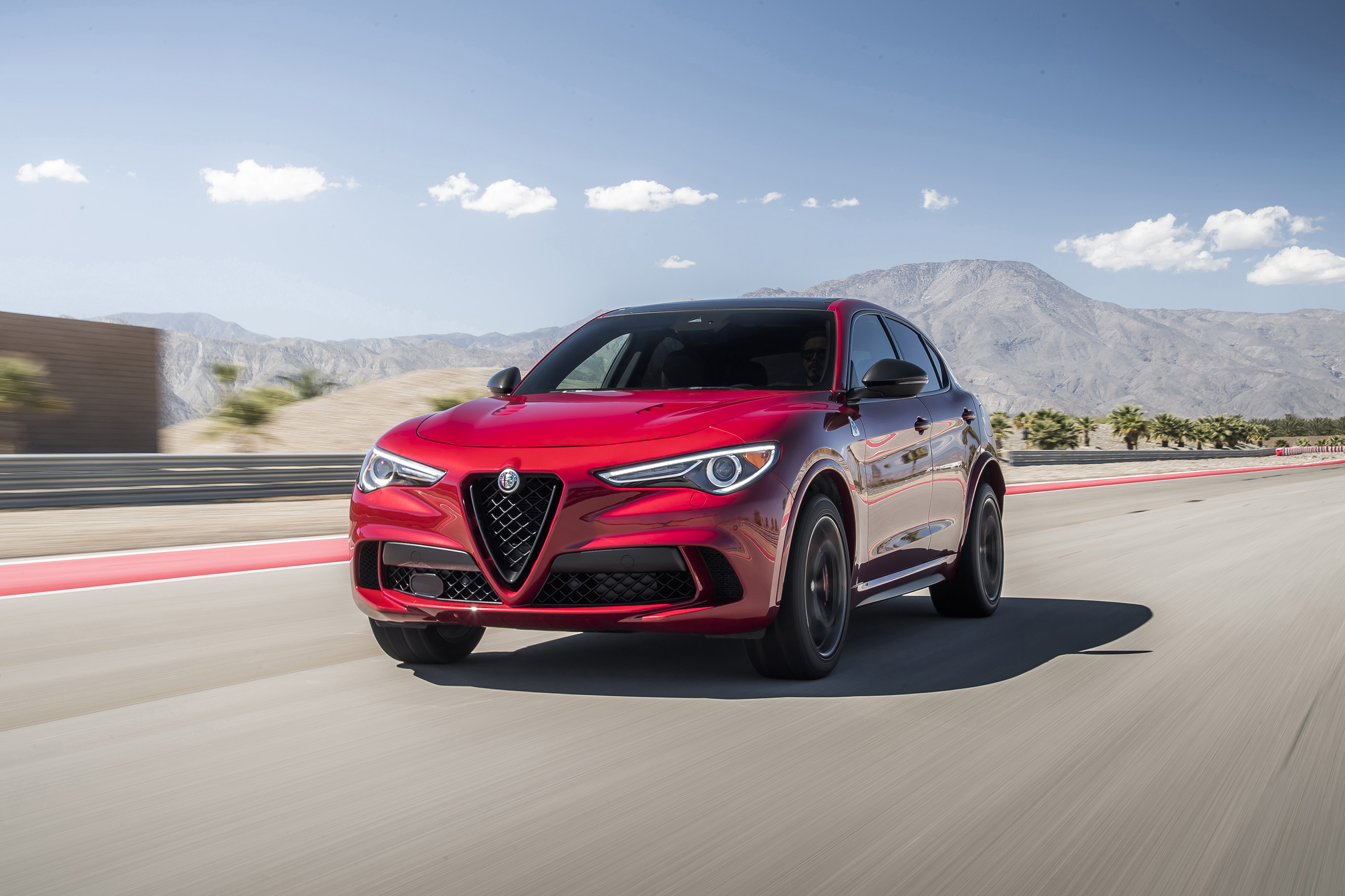 Alfa Romeo Stelvio 2021 L'annuel de l'automobile