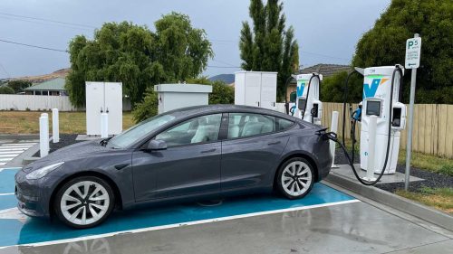 La Tesla 3 est le véhicule électrique le plus vendu au canada en 2022