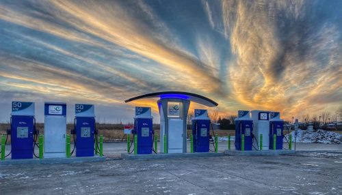 La fin des voitures à combustion en 2035 est irréaliste croit 59 % de l’industrie