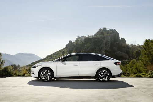 La Volkswagen ID.7 2025 annonce 500 km d’autonomie