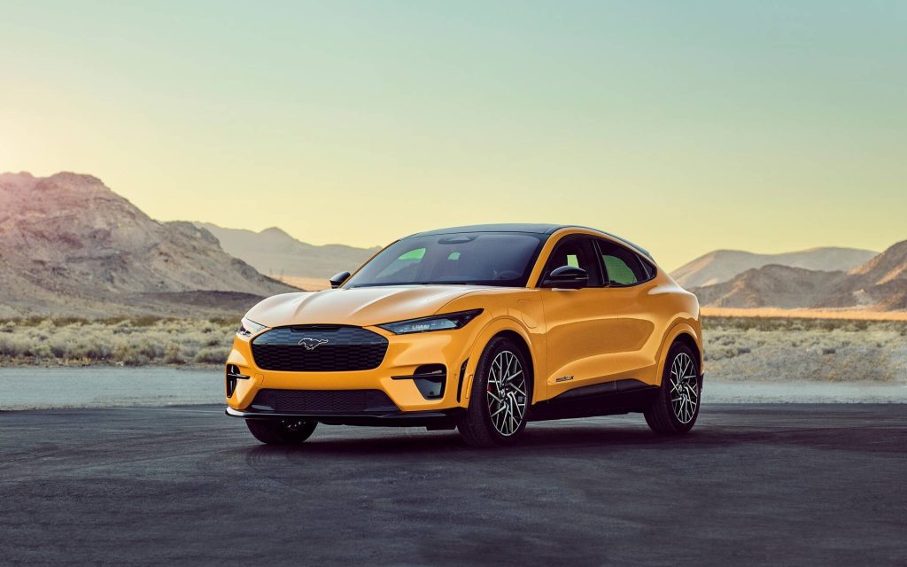 Pendant que Tesla remonte ses prix, Ford baisse les siens