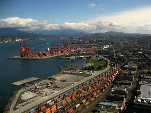Des délais d’attente d’un mois au port de Vancouver pour récupérer des voitures