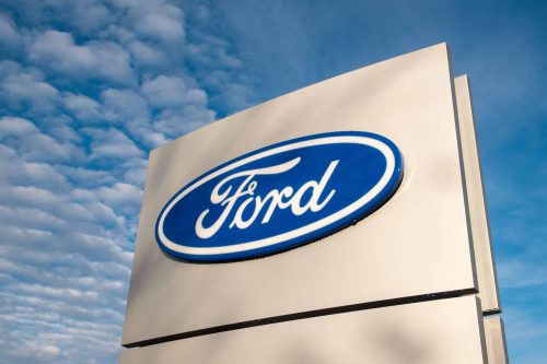 Ford suspend la construction d’une usine de batteries