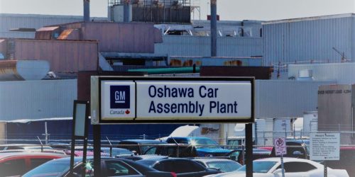 Les 4 200 employés de GM Canada sont en grève