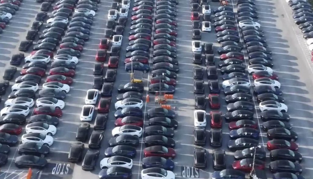 Les Tesla invendues s’accumulent à un rythme alarmant