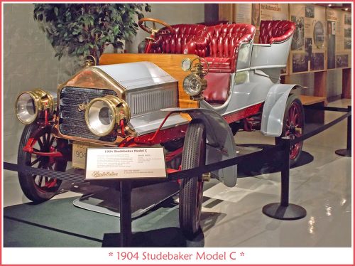 1904 :La première voiture Studebaker à essence fait ses débuts à South Bend