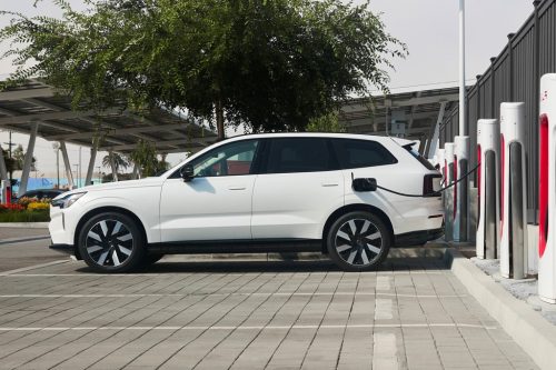 Volvo se « branche » au réseau de Tesla