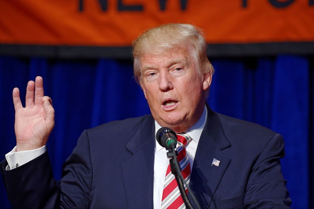 Trump menace le Canada de tarifs de 100 % en raison d’un accord commercial avec la Chine
