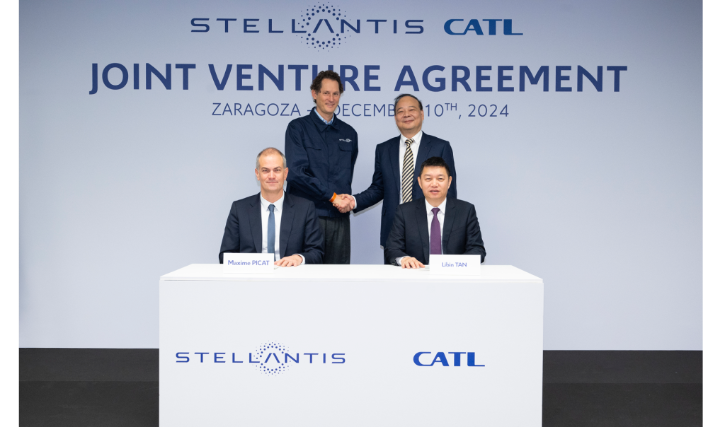 Stellantis et CATL investiront 6,1 milliards  dans une usine de batteries en Espagne