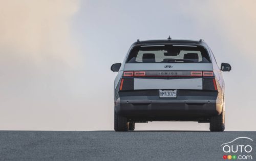 Véhicules électriques : le crédit de 5000 $ au fédéral sera mis sur pause