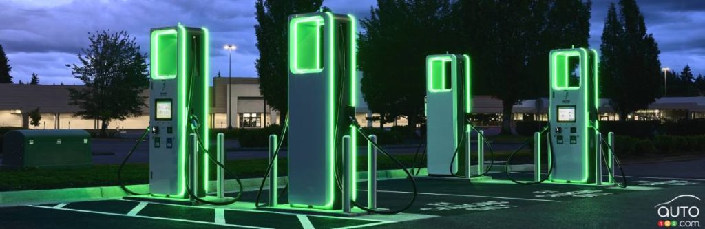 Un programme de financement des bornes de recharge suspendu aux É.-U.