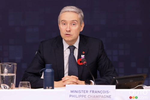 Des exemptions tarifaires pour les constructeurs qui restent au Canada