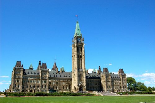 Le gouvernement Canadien garde le cap sur son mandat VZE… contre l’avis de l’industrie