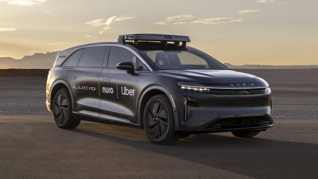 Uber investit 300 millions dans Lucid pour lancer 20 000 robotaxis autonomes