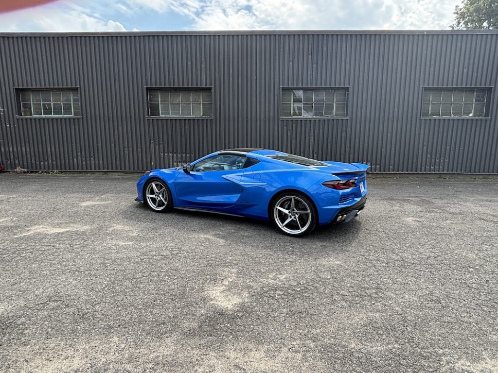 Chevrolet Corvette E-ray 2025