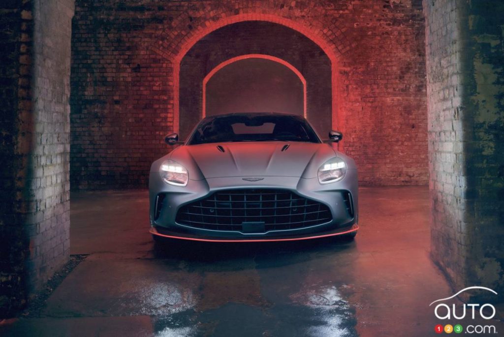 L’Aston Martin Vantage S 2026 revient avec 670 chevaux et une dynamique affûtée