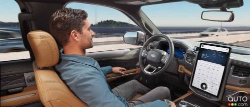 Le système BlueCruise de Ford ajoute les changements de voie automatiques