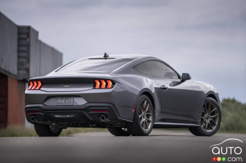Ford rappelle 115 000 Mustang pour un problème avec les phares et les feux