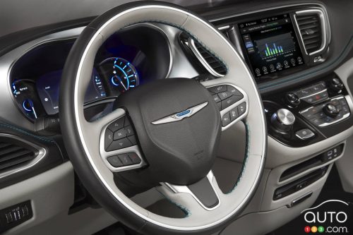 La NHTSA enquête sur 300 000 Chrysler Pacifica pour des problèmes de direction assistée