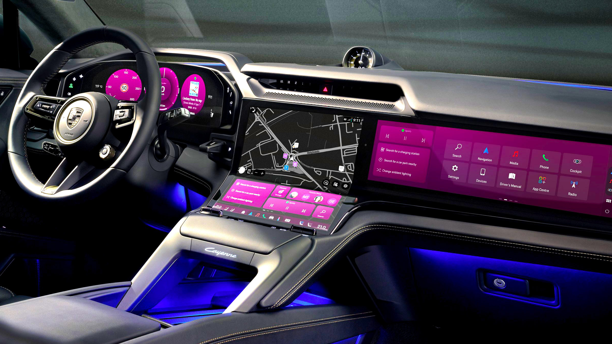 L’intérieur de la Porsche Cayenne électrique vous amène à Las