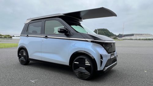 Nissan dévoile une voiture électrique qui se recharge au soleil