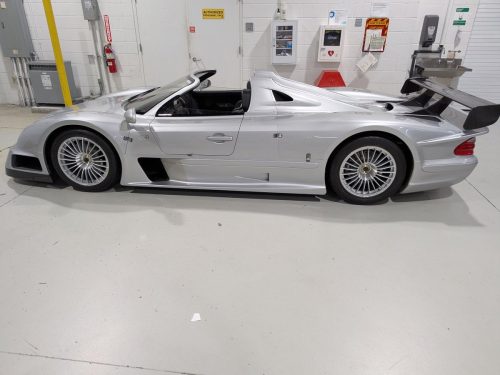 Le FBI saisit une Mercedes-Benz CLK GTR de 13 M$ liée au fugitif canadien Ryan Wedding