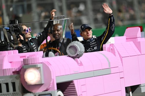 Une Cadillac rose en briques Lego pour les champions du GP de Las Vegas